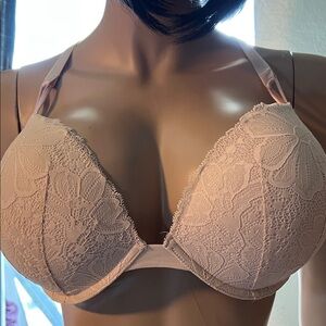 NWOT Victoria's Secret Lace Push-Up Bra in Soft Pink S34DDD